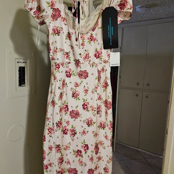 Dress - Picture 3 of 4